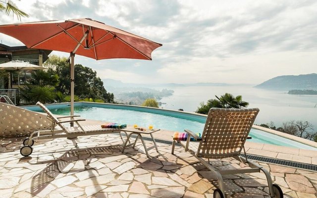 Luxury Italian Lakes Villa With Private Pool, Gym, Bbq, Wifi, Lake Views