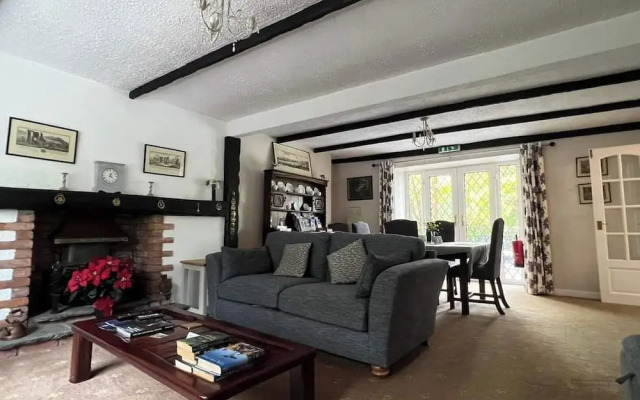 Cwmbach Cottages