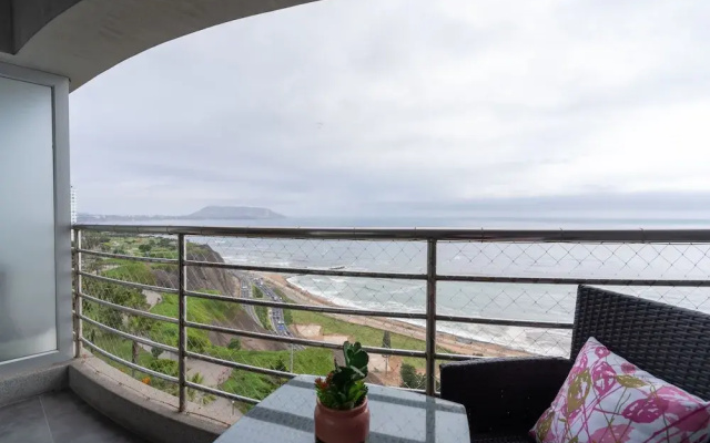 GLOBALSTAY. Ocean View Apartments. Pool. Gym