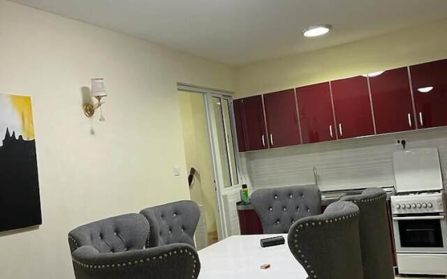 Lux Suites Mango Court Apartments