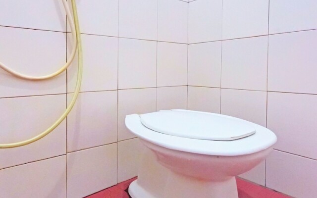 Hotel O Wisma Arwini Syariah Near Benteng Balangnipa