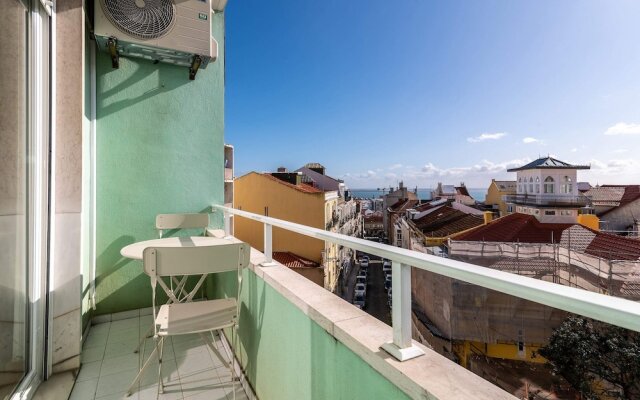 Guestready - Bright 2BR Apartment in the Heart of Graça