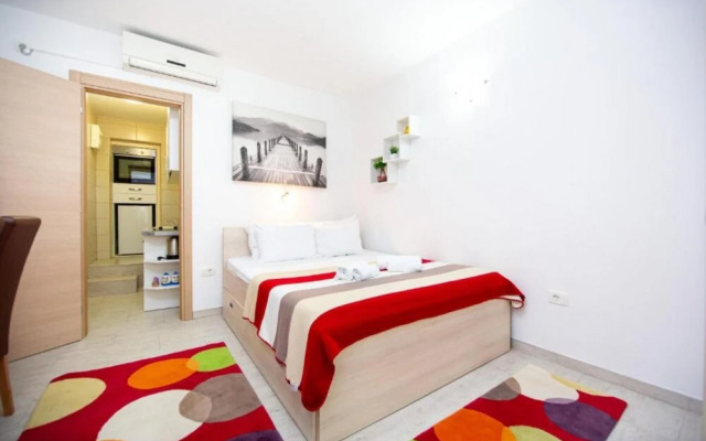 Flat With Shared Pool in Pr anj Montenegro
