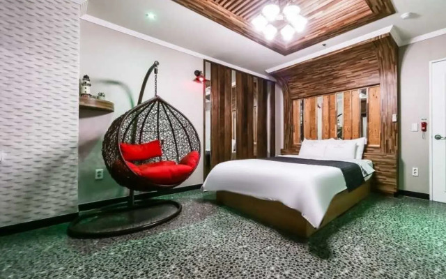 Raphael Hotel