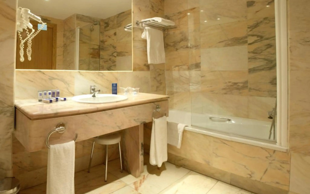 Hotel AR Parquesur