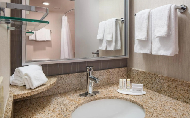 Courtyard by Marriott Richmond/Berkeley