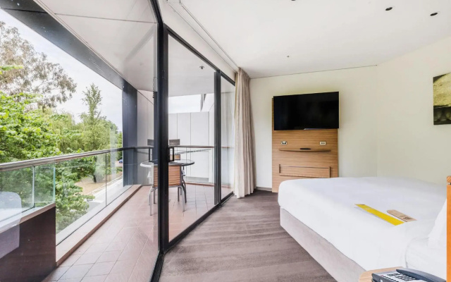 Crowne Plaza Canberra by IHG