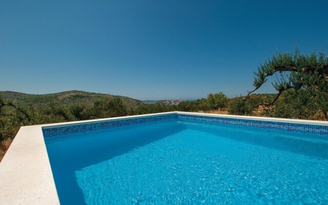 Awesome Home in Rogoznica With Wifi and 2 Bedrooms