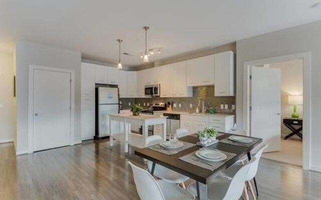 Two-Bedroom On H 77