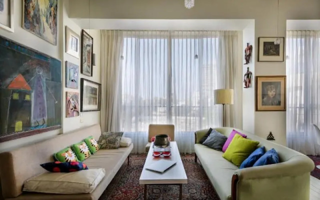 Trumpeldor - 2 Bed Apartment of Art!