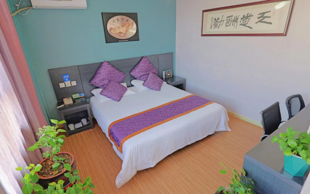 City 118 Chain Hotel