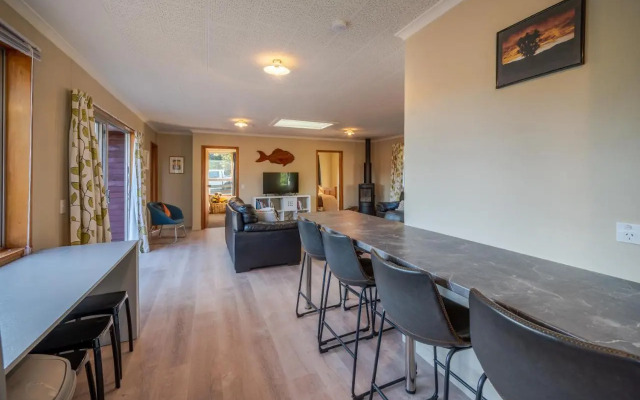 Woodills Wonderland - Akaroa Holiday Home