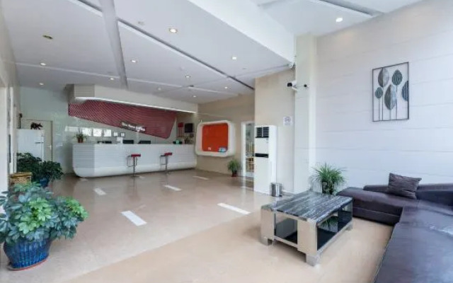 Rose Garden Express hotel