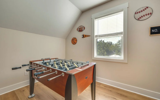 Spacious Lake Sinclair Vacation Rental w/ Dock!