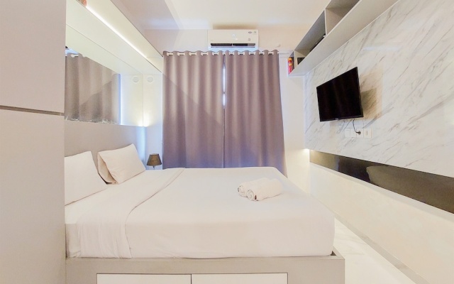 Studio Full Furnished With Comfort Design At Sky House Bsd Apartment – Guest Rooms – Legok