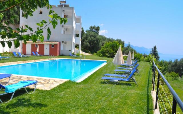 "large Apartment by the Pool - Pelekas Beach, Corfu"