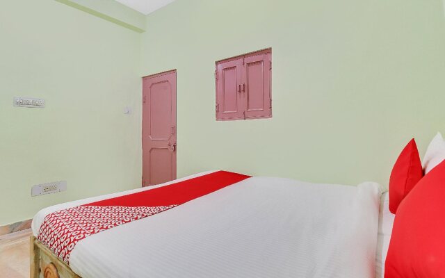 OYO Flagship 46695 Red Tomato Palace Spot On