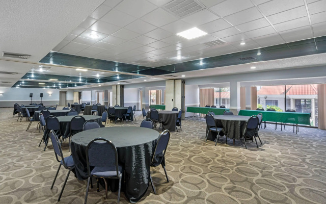Quality Inn & Suites Conference Center