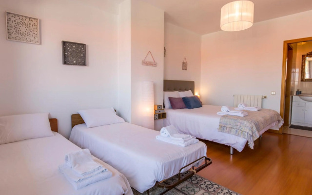 Sunset Relaxing Apt with terrace, parking & bikes