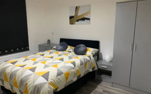 ✰Convenient 2 Bedroom Apt Leeds Centre - Parking✰