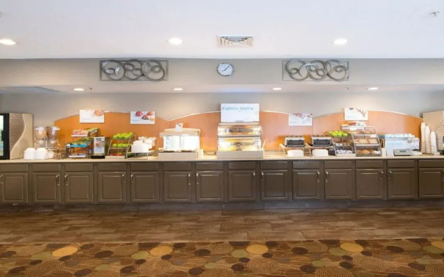 Holiday Inn Express & Suites Chicago-Deerfield/Lincolnshire by IHG