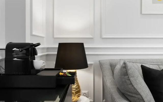 Praxitelous Luxury Suites