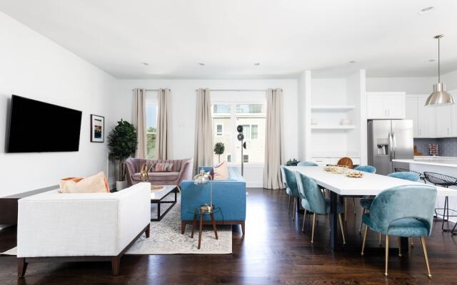 Domio Sylvan Park Vibrant 12BR 3 Houses