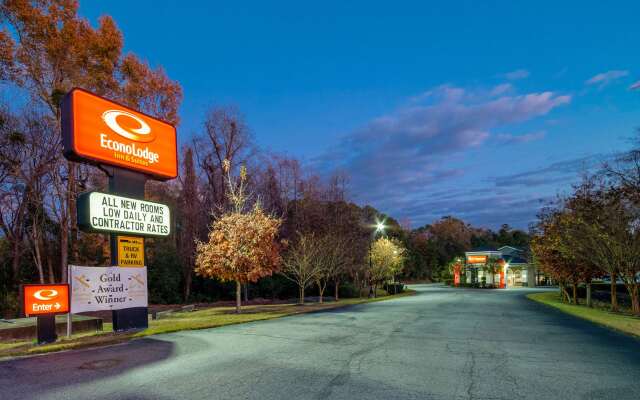 Econo Lodge Inn & Suites