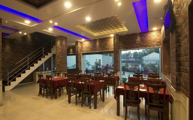 FabHotel Satish Executive Hinjewadi