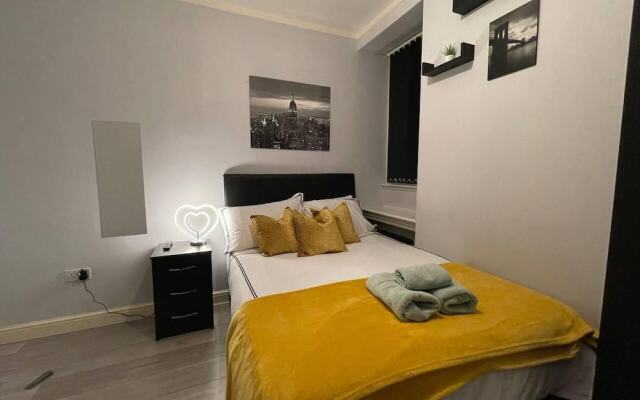 Impeccable 2-bed Apartment by Cardiff City Centre