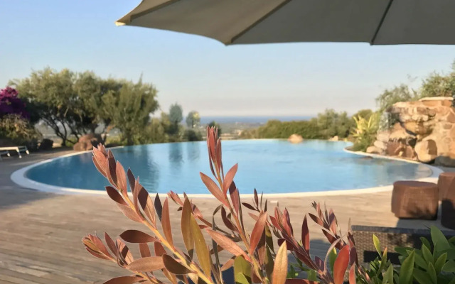 Country Villa with Swimming Pool