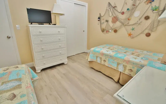 Point East 213