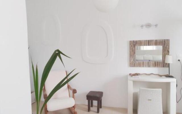 Thomas House Katapola Chora