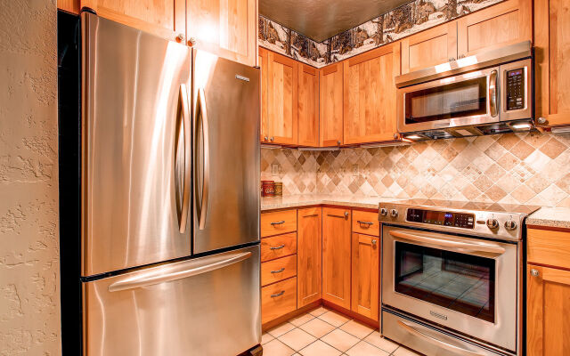 Powderhorn Condominiums by Ski Country Resorts