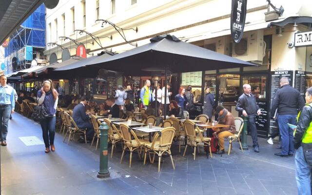 StayCentral - CBD Little Paris (Melbourne CBD)