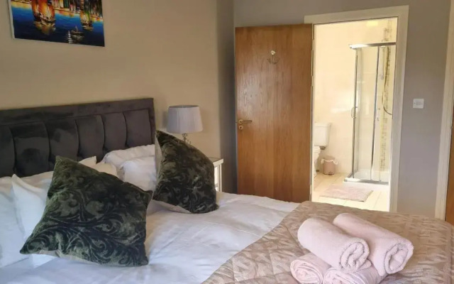 2Bedroomed apartment on first floor with balcony