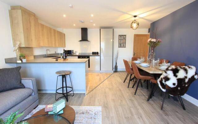 Cabot Mews Apartment 6