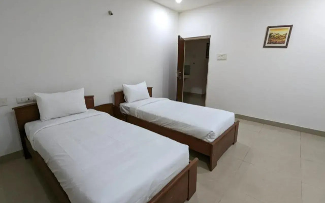 OYO 12459 SilverKey Gachibowli