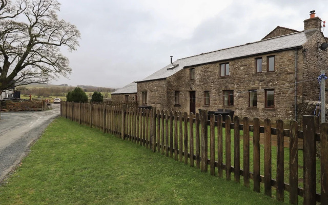 Orcaber Farm Barn