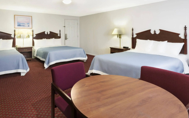 SYLO Hotel Denver Airport, a Ramada by Wyndham