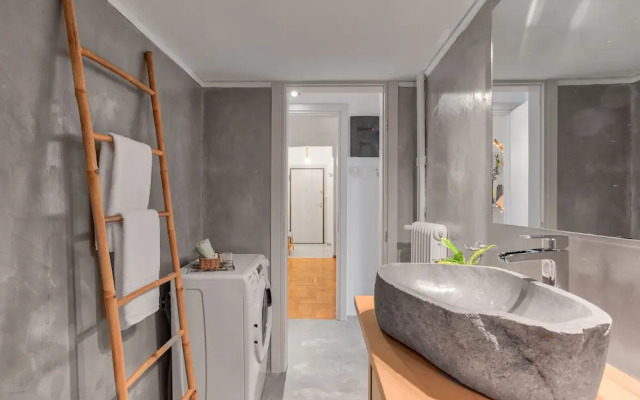 Head for Acropolis a Romantic Hideaway
