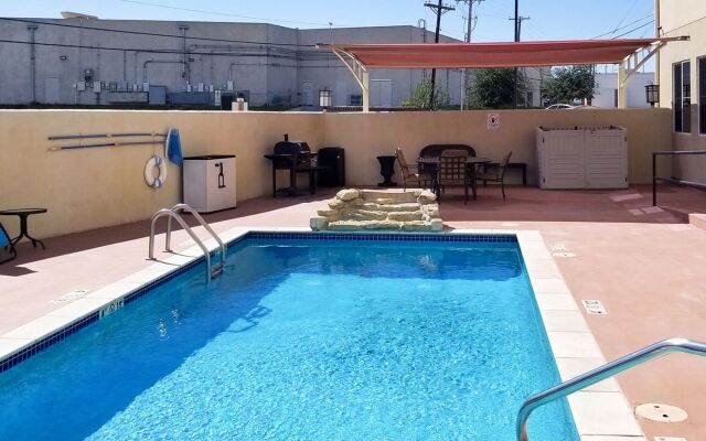 Comfort Inn & Suites Lakeside