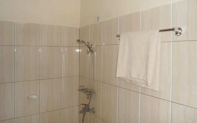 Airport luxury motel