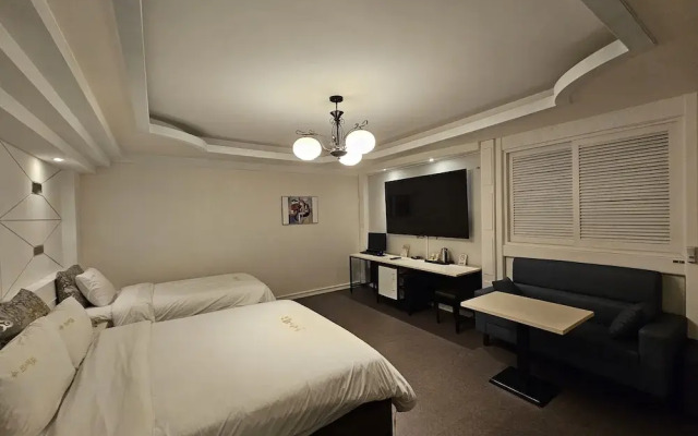 Hotel G7