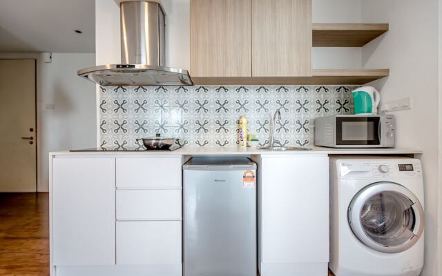 Taragon Residence Cozy Unit by AirPlan