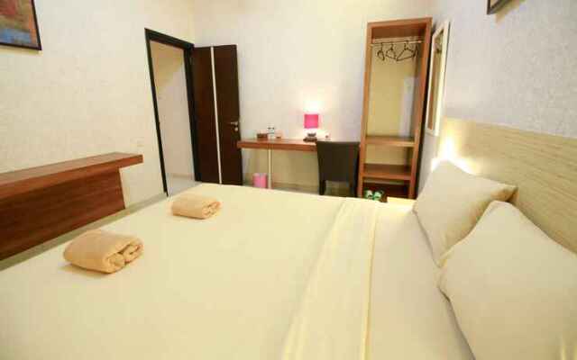 Savita Garden Inn