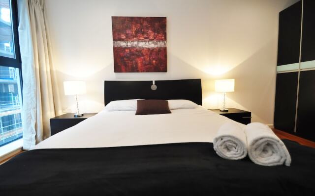 Modern Apartment in Old Street