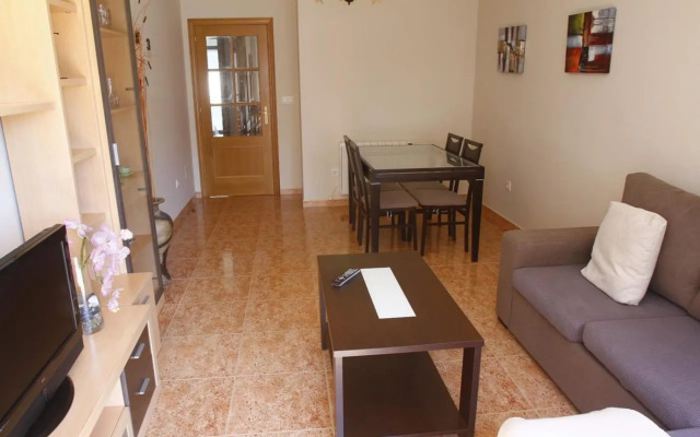 Apartamentos La Perla con piscina y parking