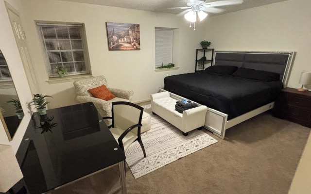 Cozy Hampton townhouse