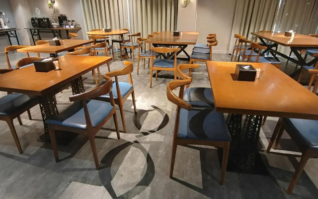 Bafang Hotel Chain (Zhanjiang Suixi Quanfeng Plaza)